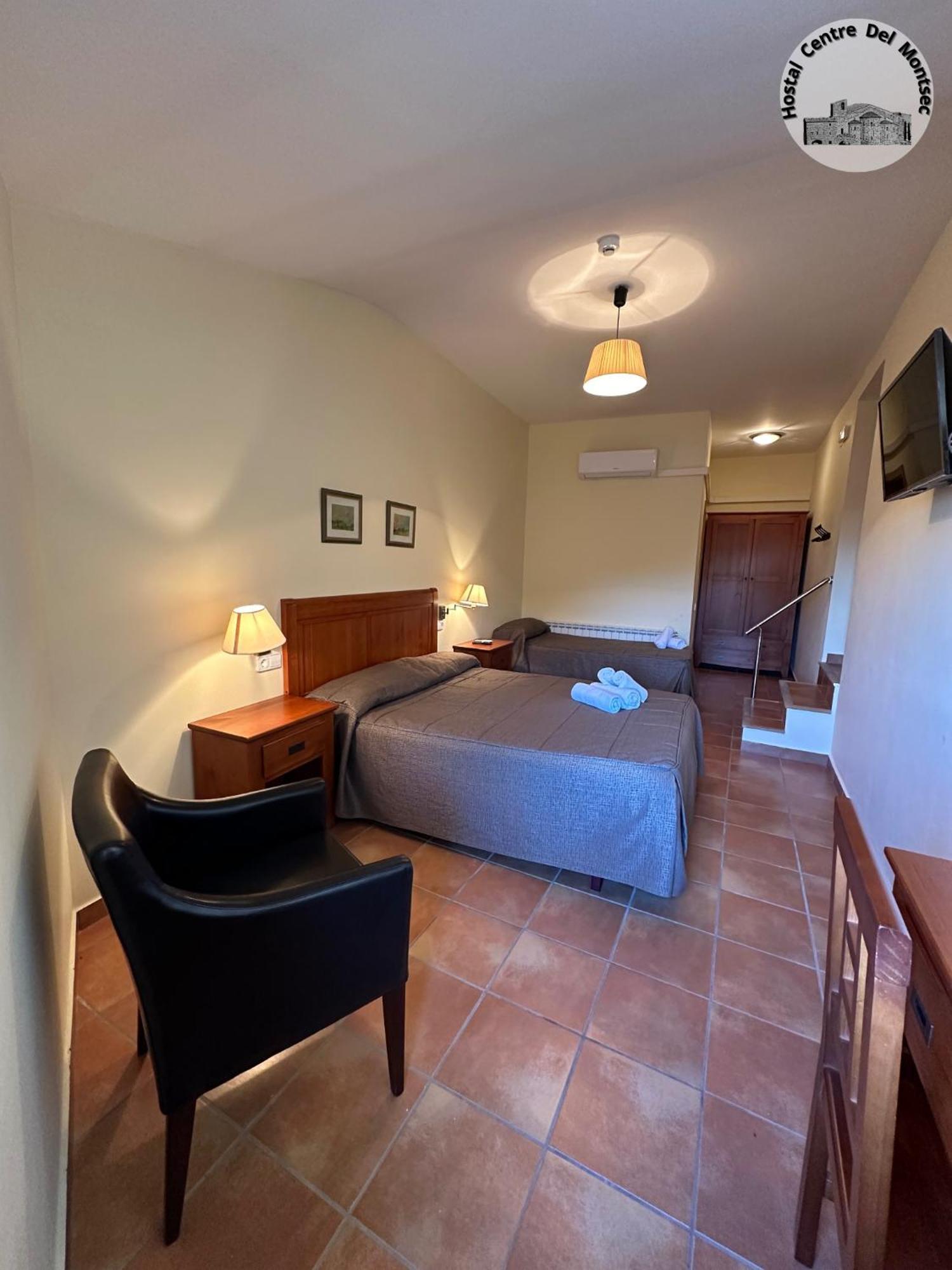 Hostal Centre Del Montsec Llimiana Luaran gambar