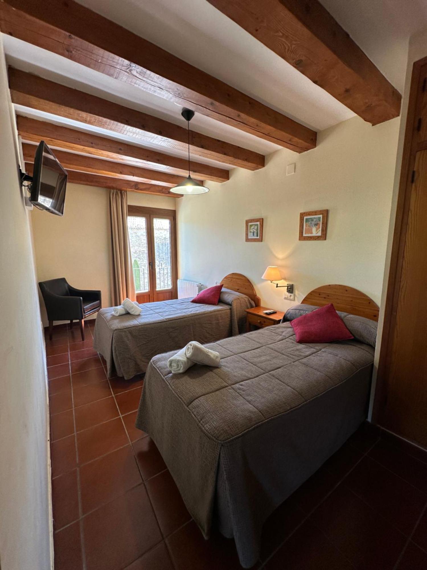 Hostal Centre Del Montsec Llimiana Luaran gambar